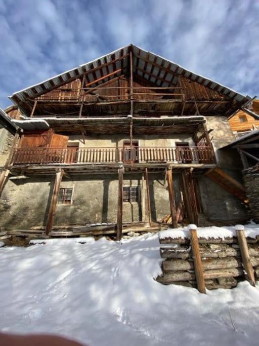 Chalet Avec Vue Sur Le Fort De Chateau Queyras Luaran gambar
